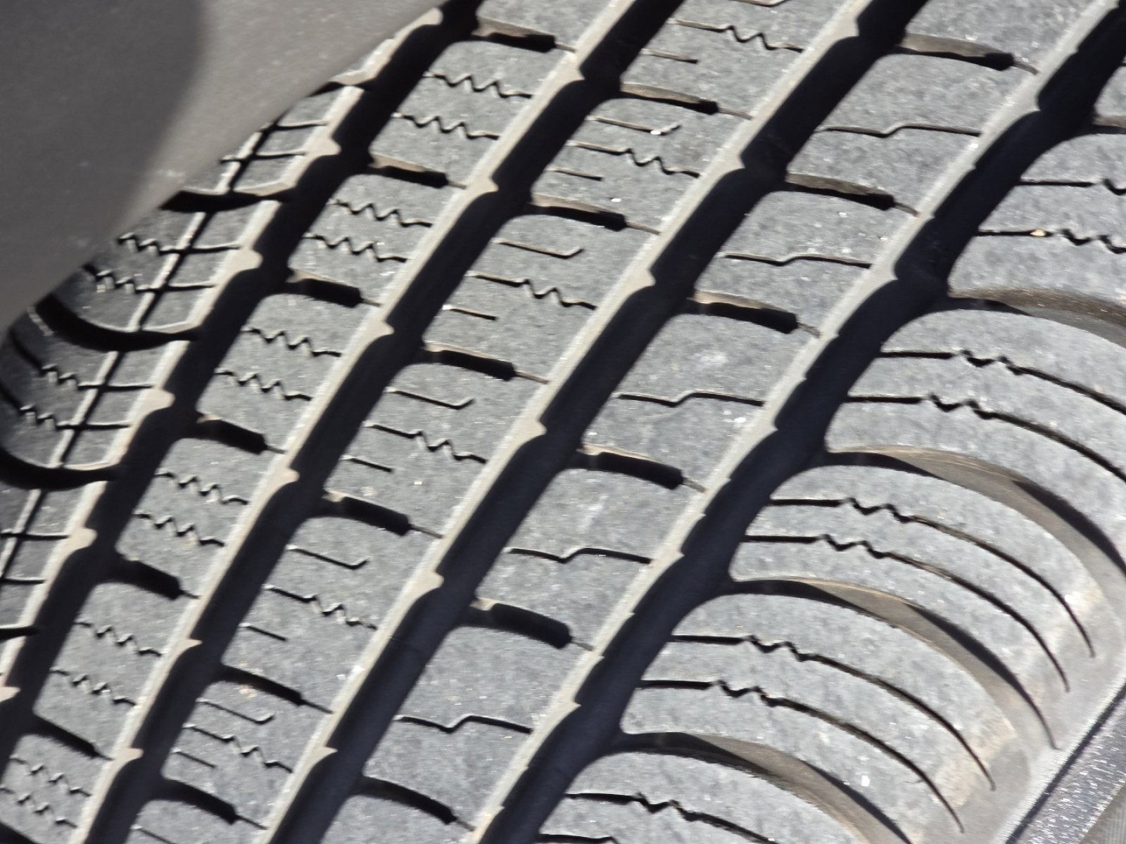 Used 2014 Ford Explorer XLT w/ Equipment Group 202A image 10