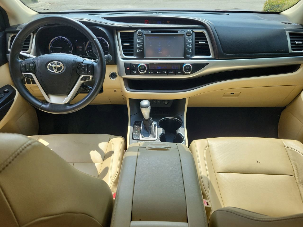 Used 2017 Toyota Highlander XLE image 13