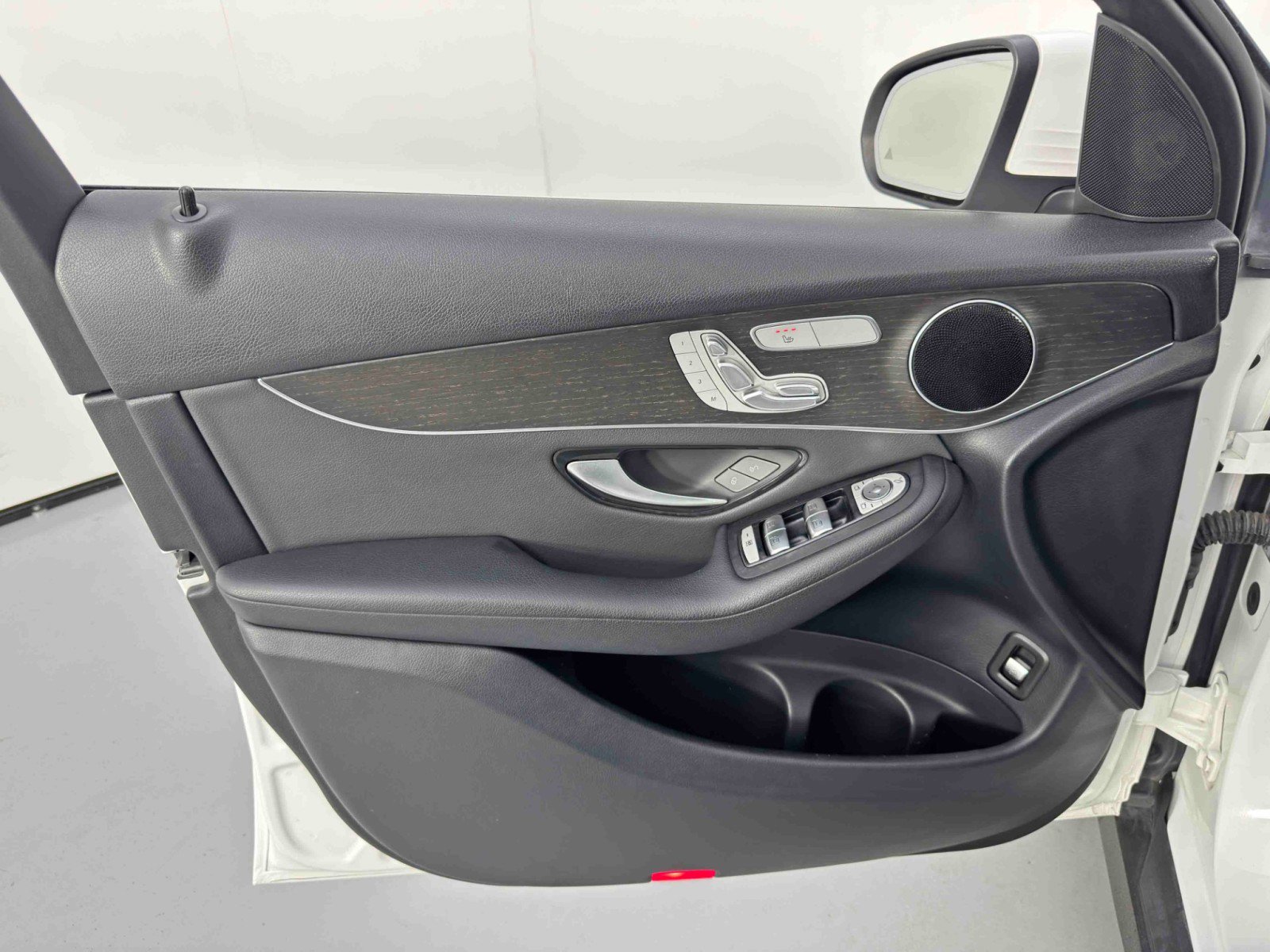 Used 2020 Mercedes-Benz GLC 300 image 42