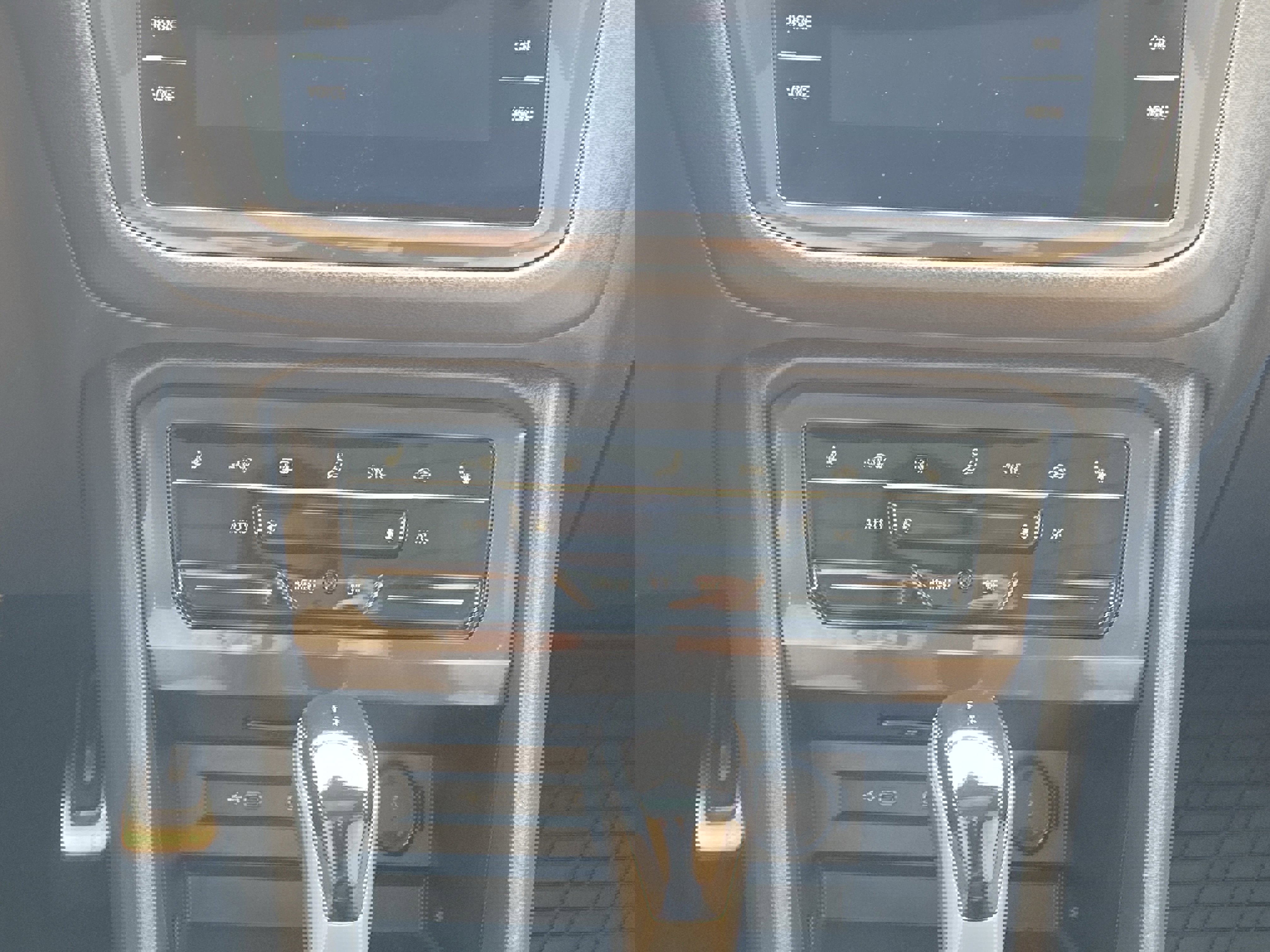 Used 2024 Volkswagen Tiguan SE R-Line image 18