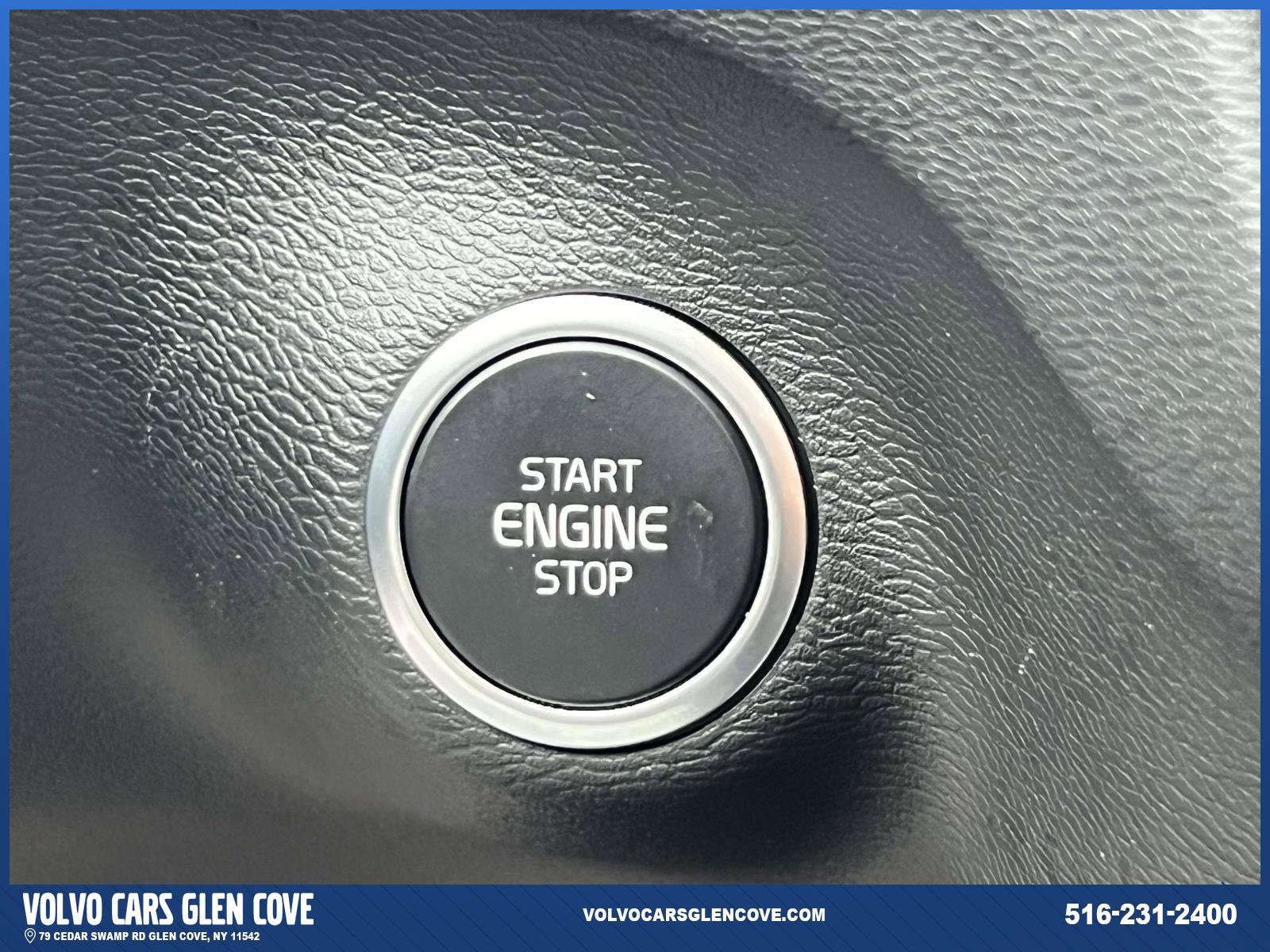 Used 2023 Volvo XC40 B5 Plus w/ Protection Package Premier image 30