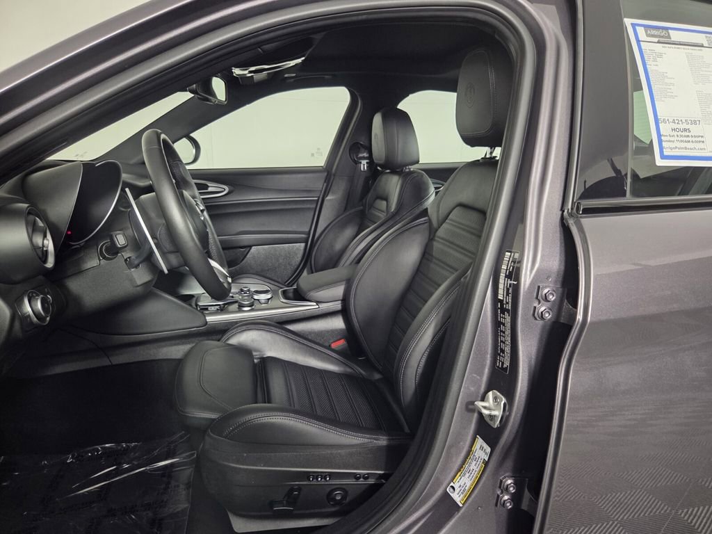 Used 2024 Alfa Romeo Giulia Veloce image 12