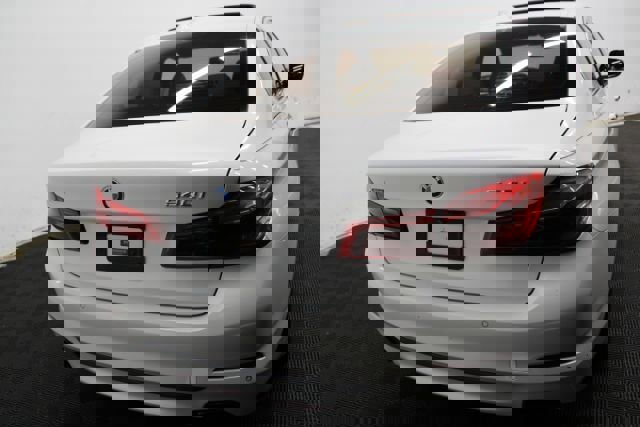 Used 2018 BMW 540i xDrive w/ Premium Package image 8