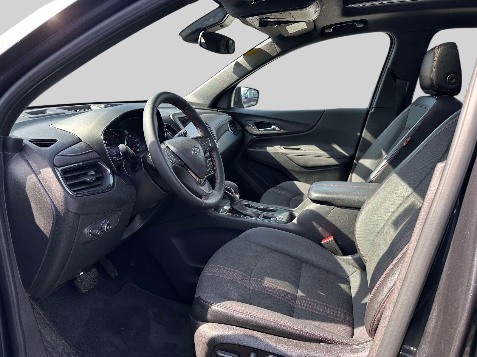 Certified 2023 Chevrolet Equinox RS FWD image 15
