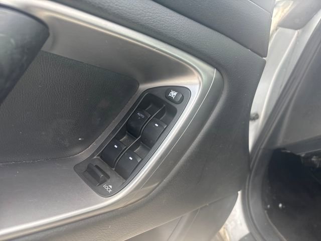 Used 2005 Subaru Outback 2.5i Limited image 11