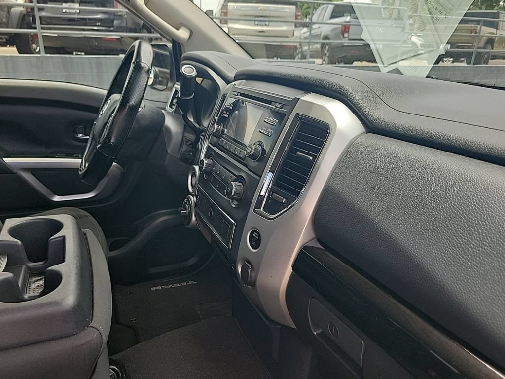 Used 2017 Nissan Titan SV AWD/4WD image 39