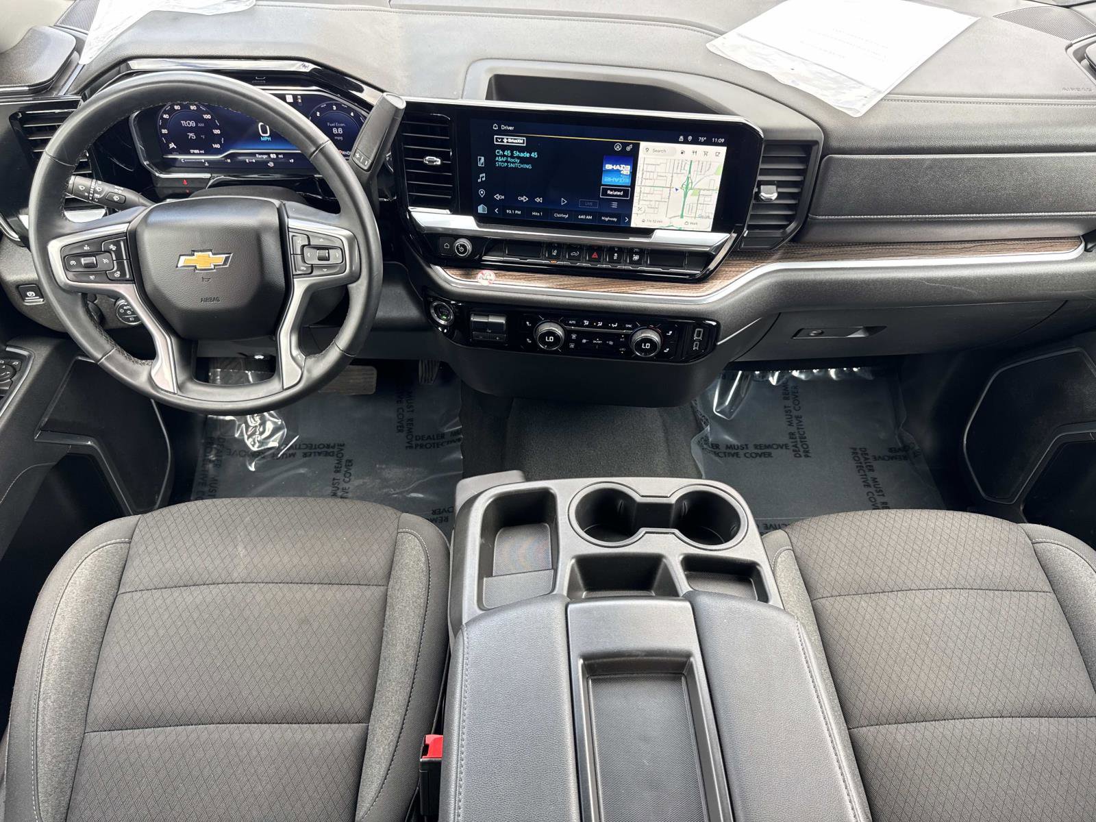 Used 2025 Chevrolet Silverado 2500 LT w/ Convenience Package image 9