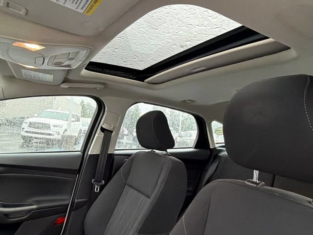 Used 2017 Ford Focus SEL FWD image 10
