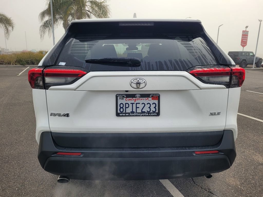 Used 2019 Toyota RAV4 XLE w/ Carpet Mat Package image 5