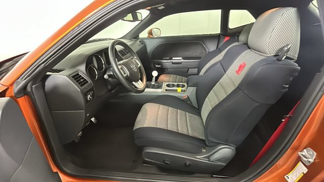 Used 2011 Dodge Challenger SRT8 RWD image 10