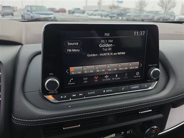 Used 2023 Nissan Rogue SV image 15