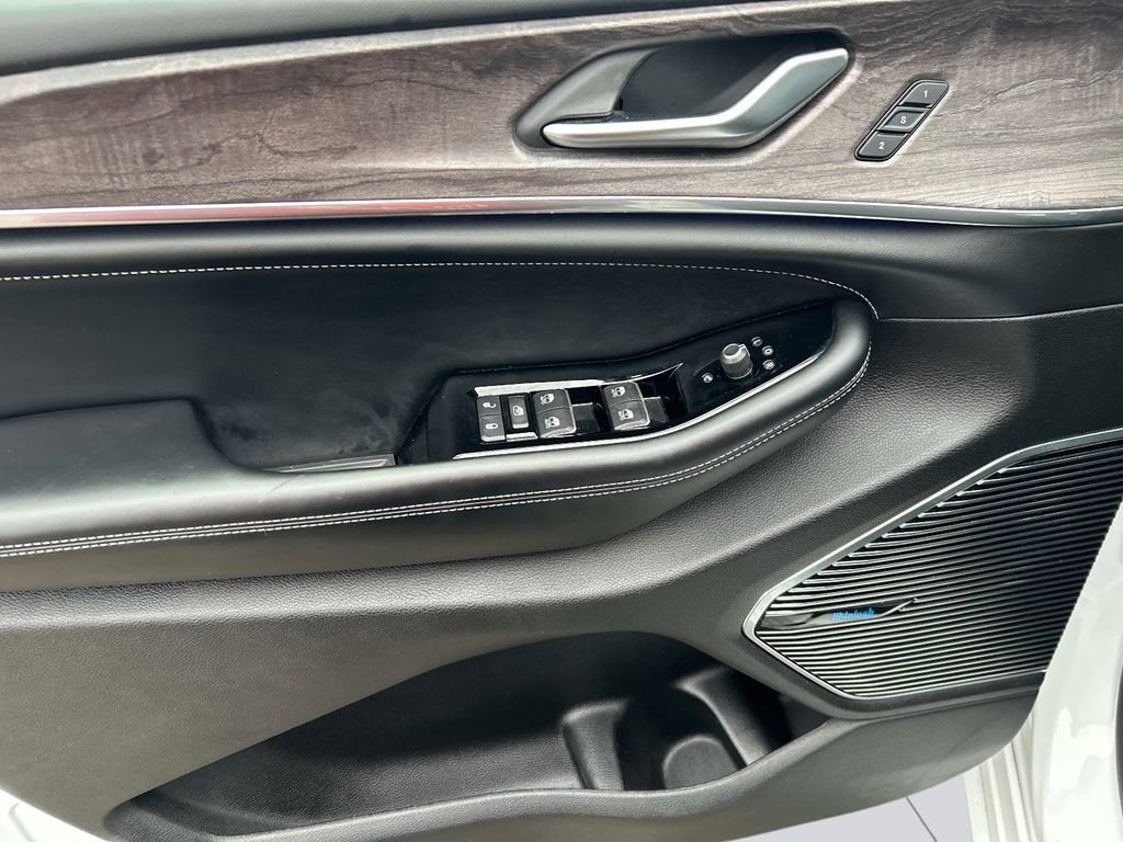 Used 2022 Jeep Grand Cherokee Overland image 23