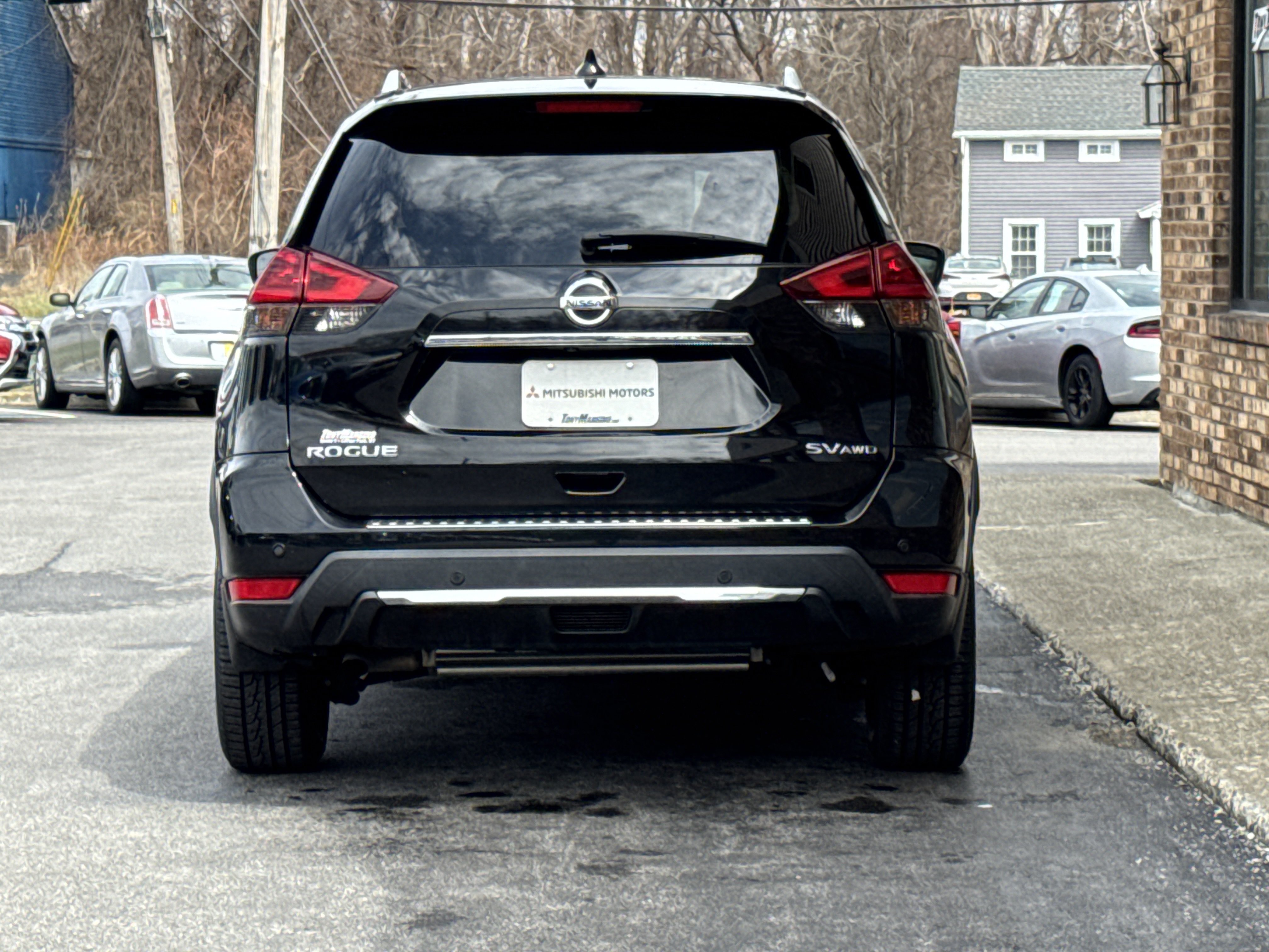 Used 2019 Nissan Rogue SV w/ Premium Package AWD/4WD image 13