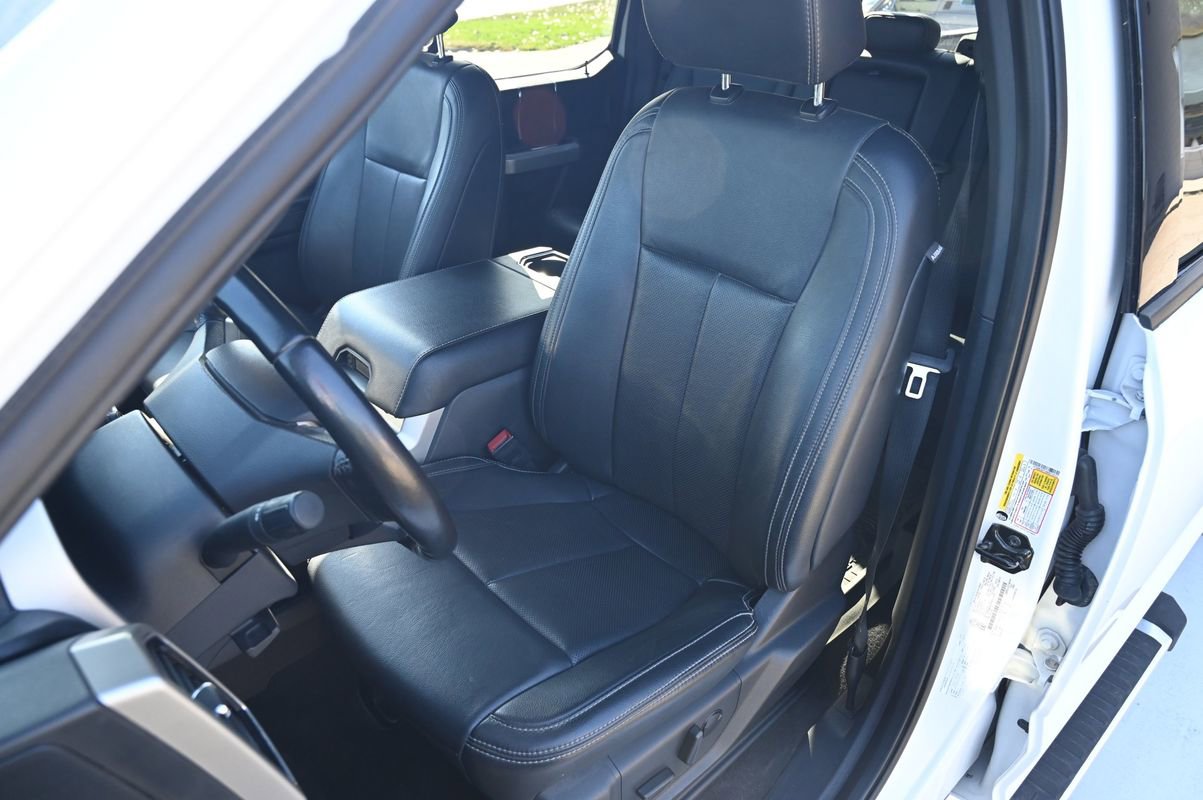 Used 2022 Ford F350 Lariat w/ Chrome Package image 22