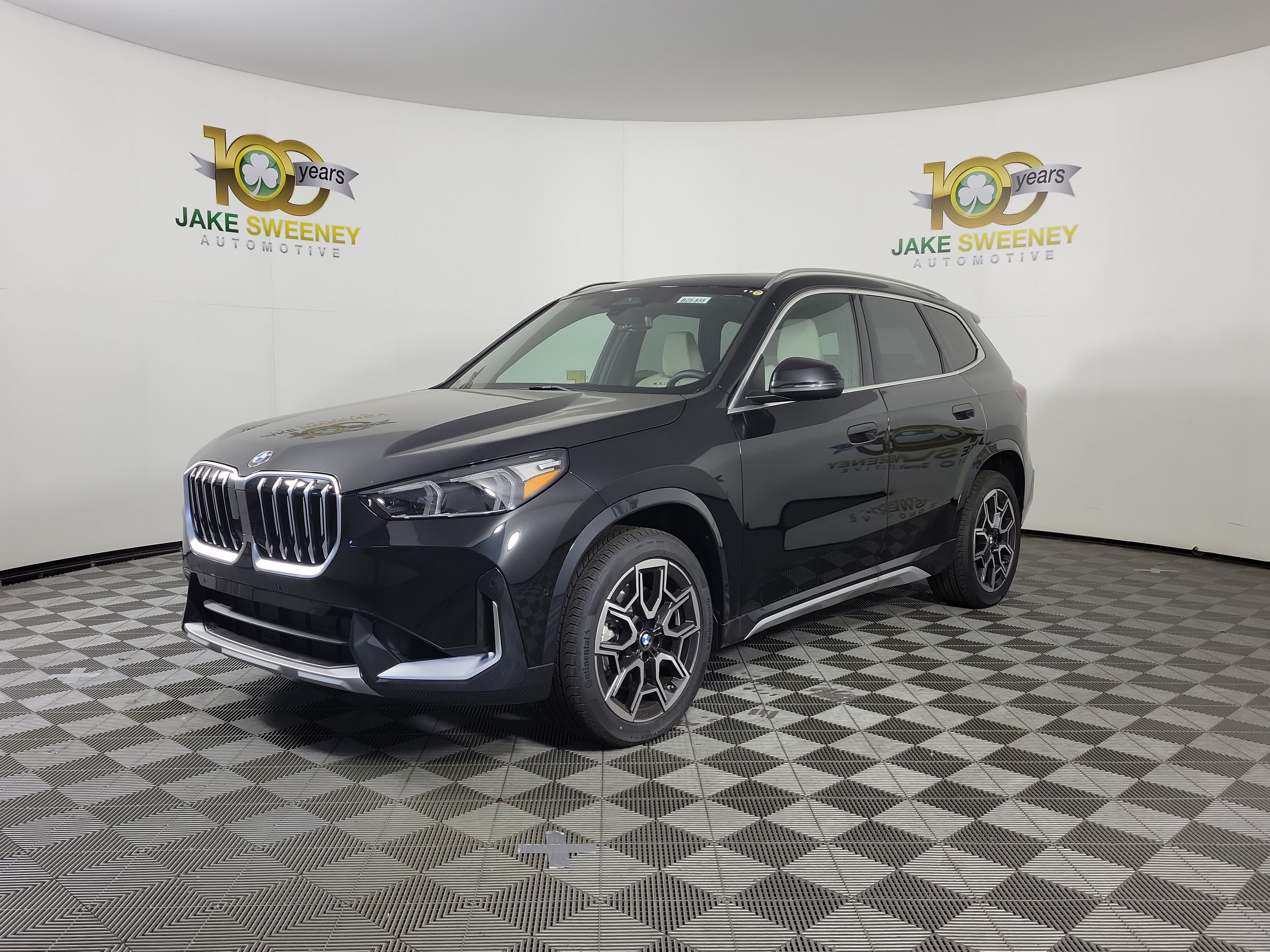 Certified 2025 BMW X1 xDrive28i w/ Convenience Package AWD/4WD image 3