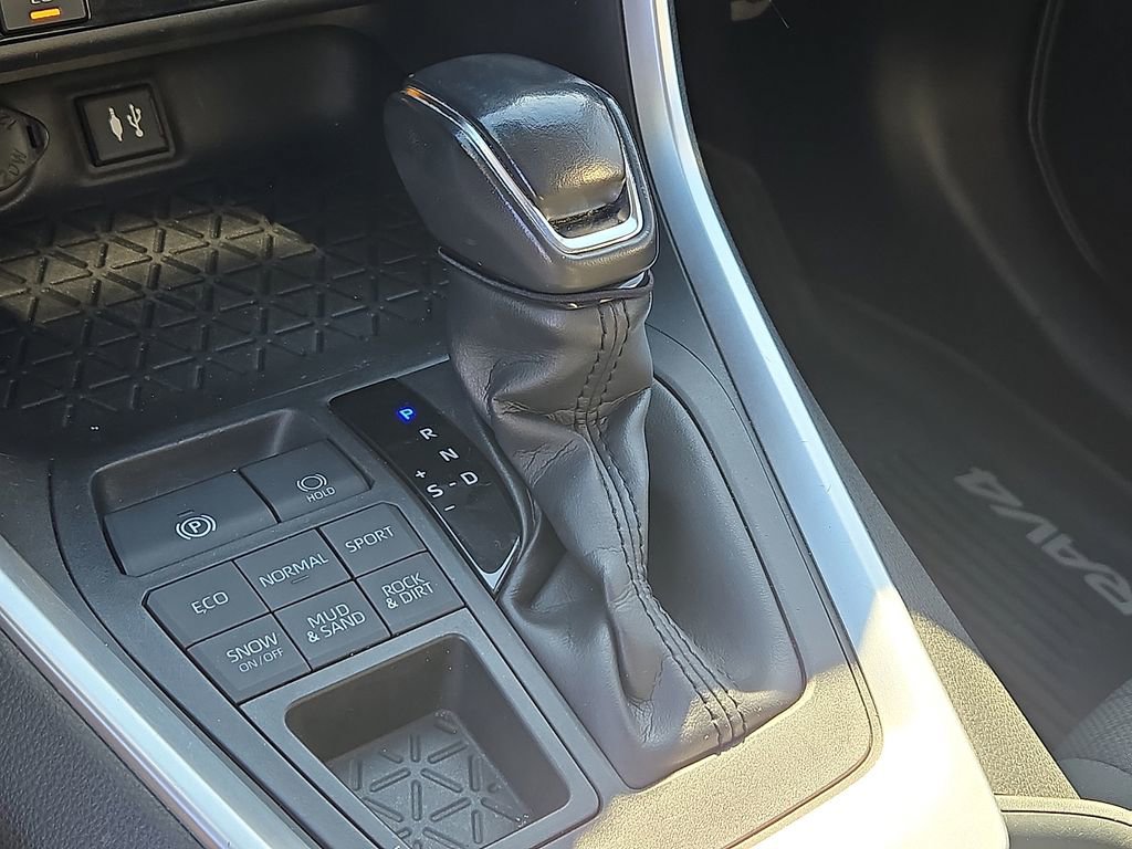Used 2019 Toyota RAV4 XLE w/ Convenience Package AWD/4WD image 15