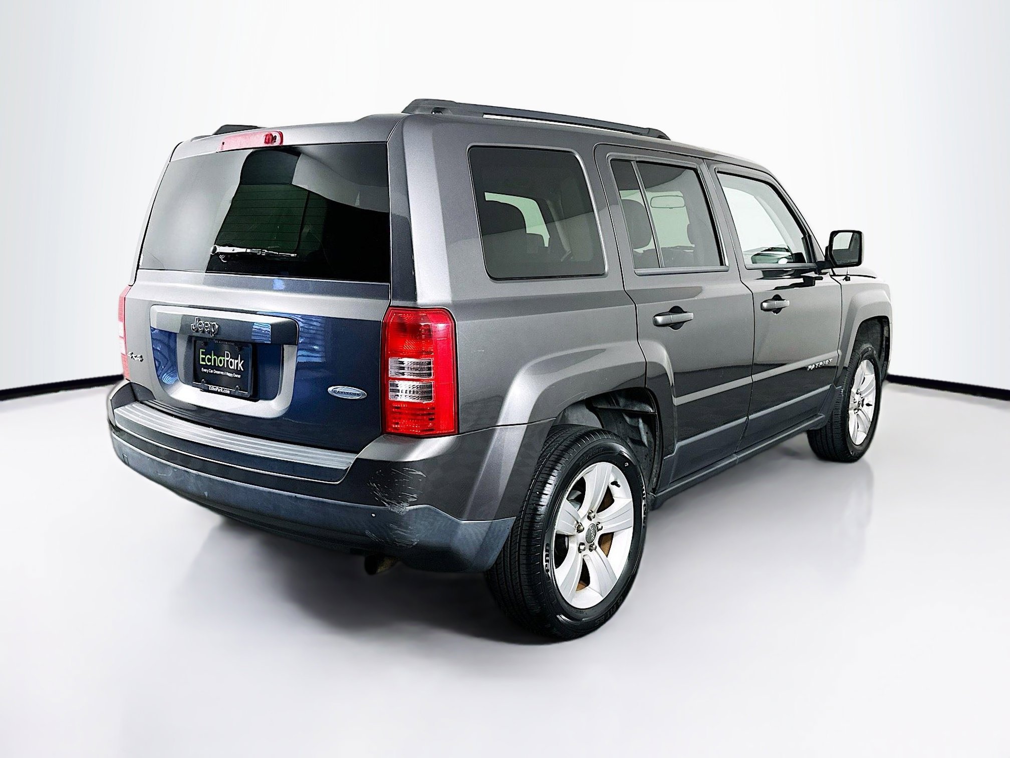 Used 2015 Jeep Patriot Latitude AWD/4WD image 9