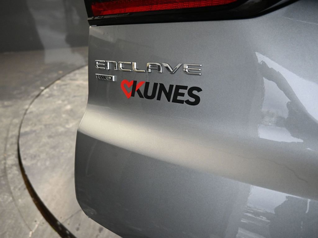 Used 2025 Buick Enclave Preferred w/ Power Package image 25