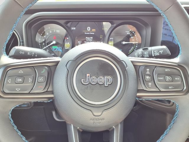 Used 2025 Jeep Wrangler Unlimited Rubicon 4xe w/ Convenience Group AWD/4WD image 18