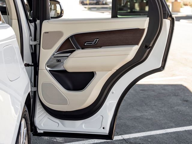Used 2023 Land Rover Range Rover SE image 26