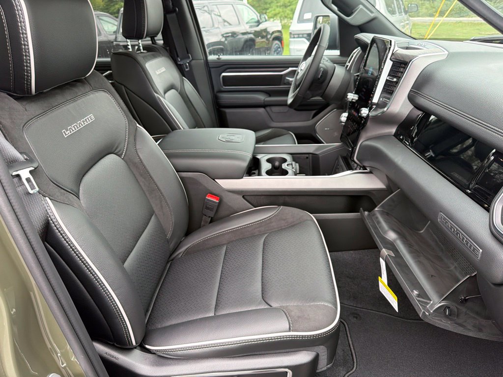 New 2026 RAM 1500 Laramie AWD/4WD image 45