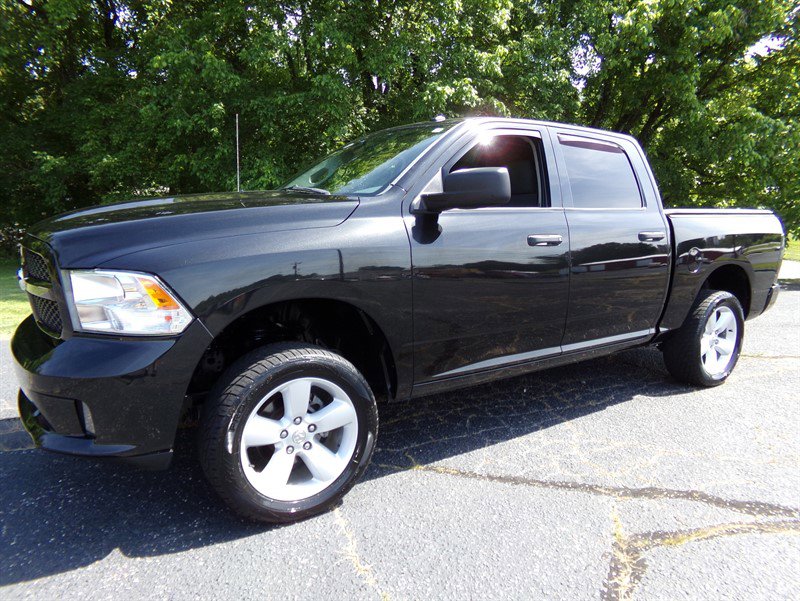 Used 2015 RAM 1500 Express AWD/4WD image 1