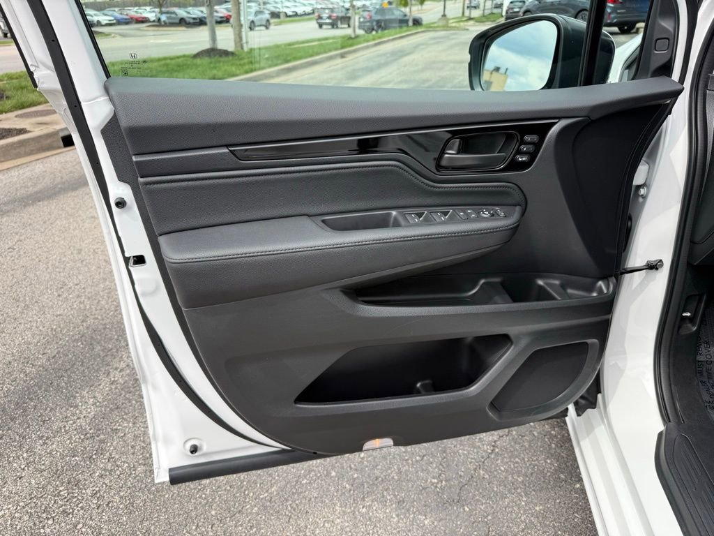 Used 2026 Honda Odyssey Touring image 13