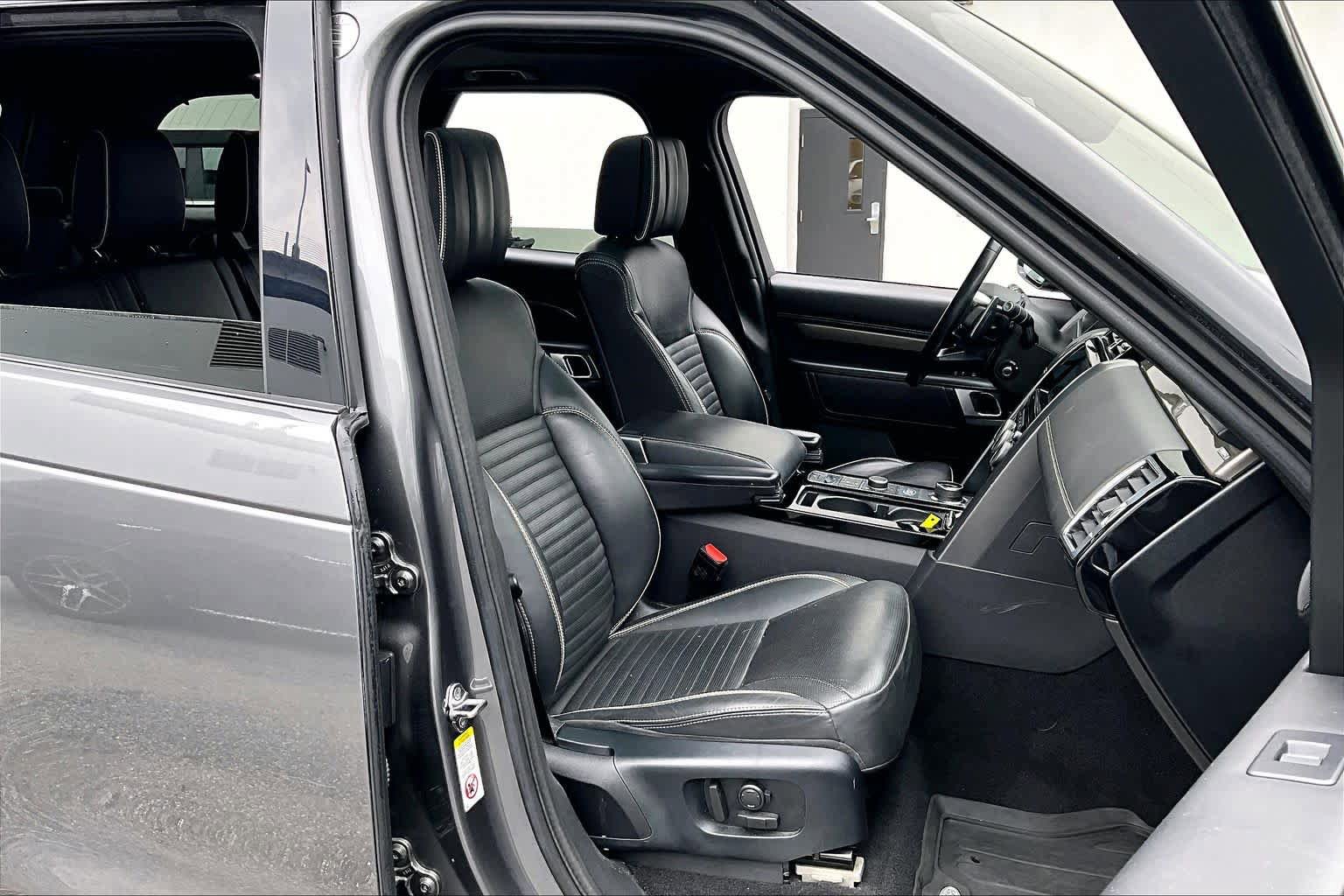 Used 2019 Land Rover Discovery HSE Luxury AWD/4WD image 9