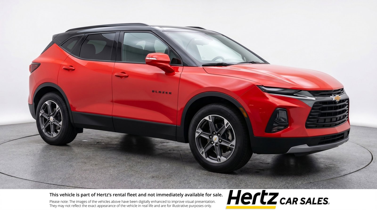 Used 2025 Chevrolet Blazer LT FWD image 1
