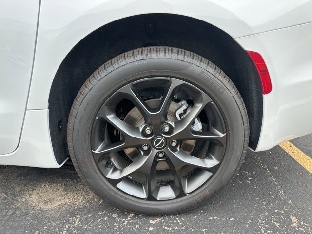 New 2026 Chrysler Pacifica Limited w/ S Appearance Package image 12