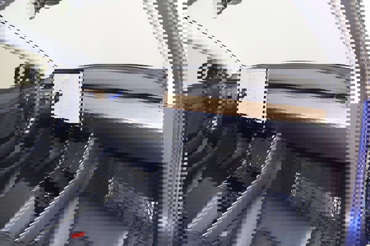 Used 2020 Tesla Model 3 Standard Range image 42