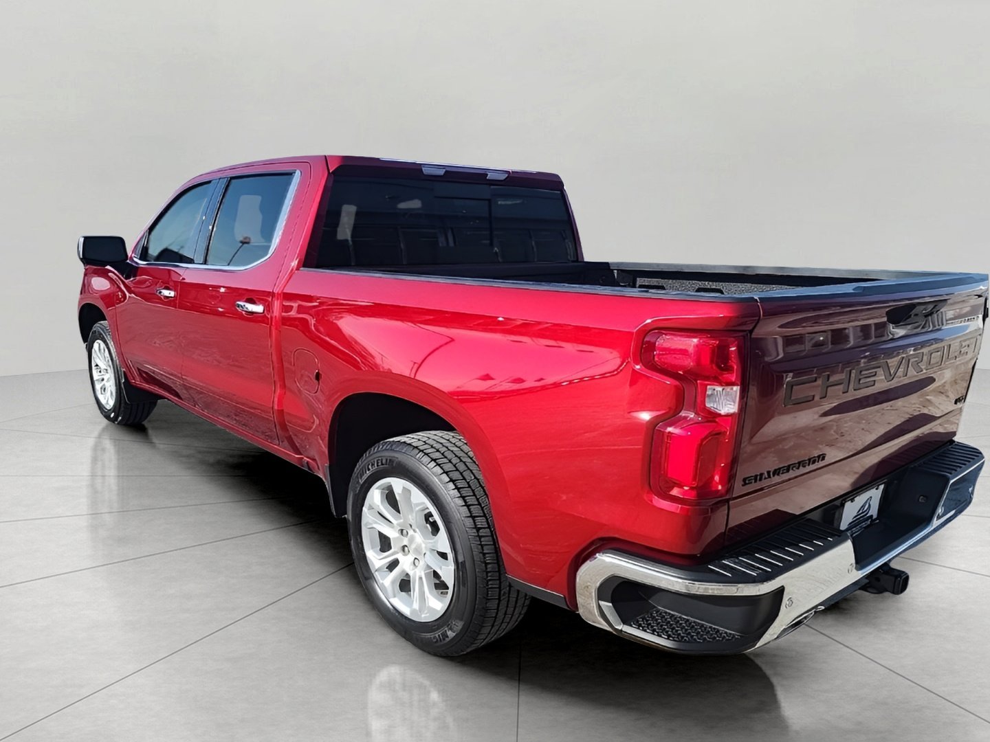 Used 2023 Chevrolet Silverado 1500 LTZ AWD/4WD image 5