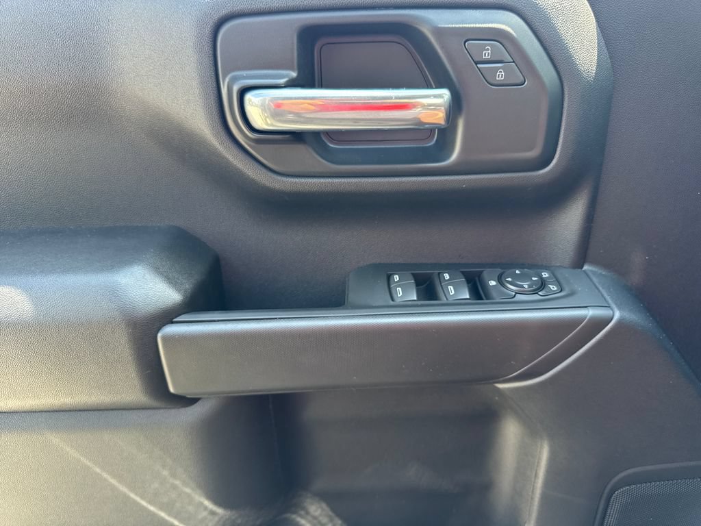 Used 2025 Chevrolet Silverado 1500 Custom Trail Boss w/ LPO, Dark Essentials Package AWD/4WD image 16