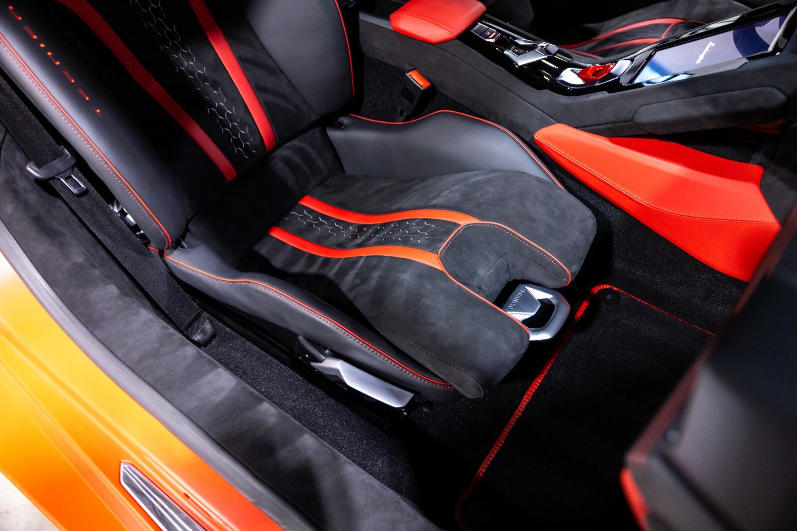 Used 2023 Lamborghini Huracan Tecnica RWD image 32