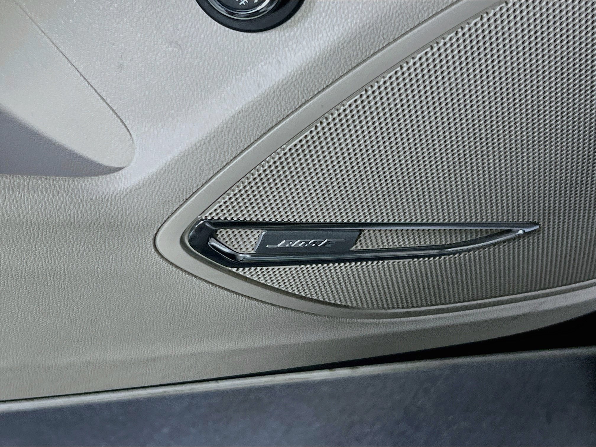 Used 2022 Buick Envision Avenir w/ Technology Package II FWD image 19