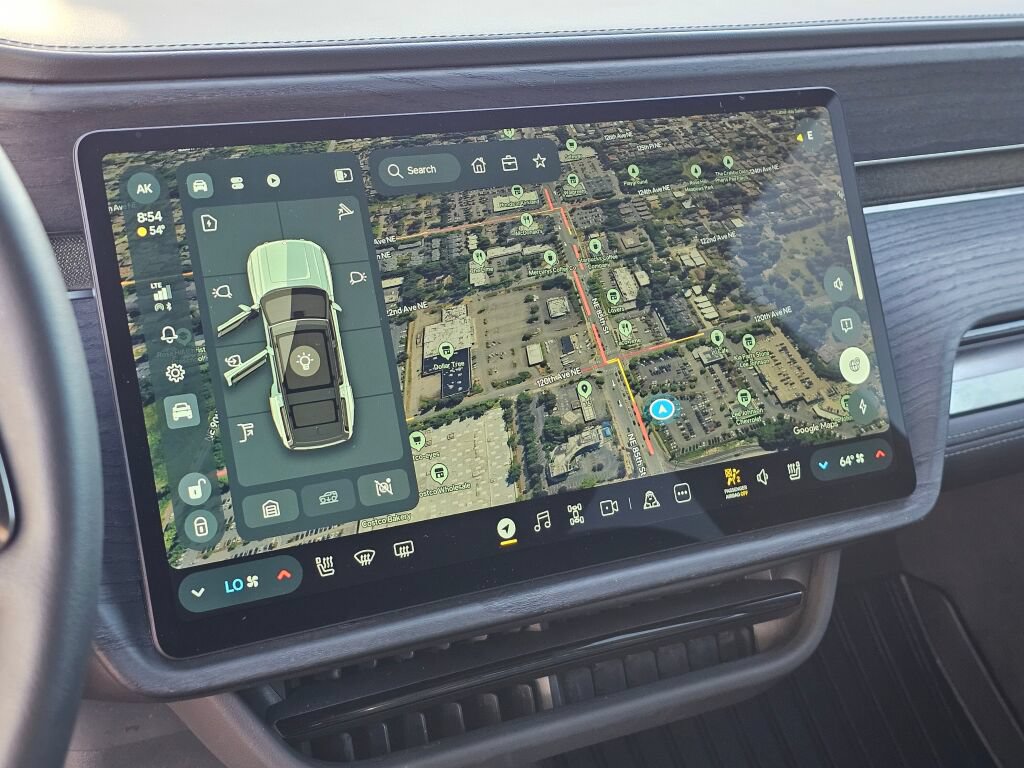 Used 2025 Rivian R1S Adventure Dual AWD/4WD image 13