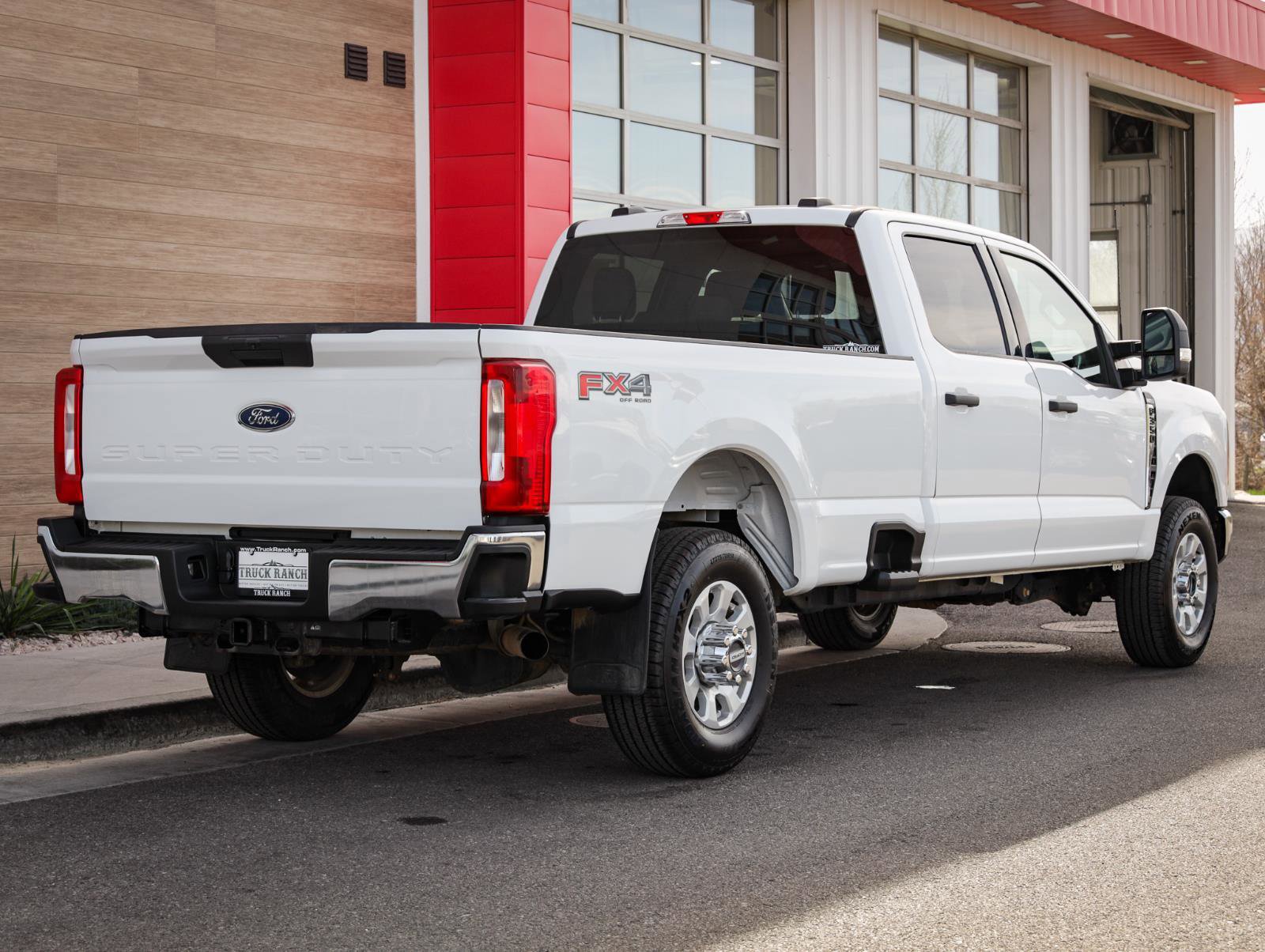 Used 2023 Ford F350 XLT w/ FX4 Off-Road Package image 3