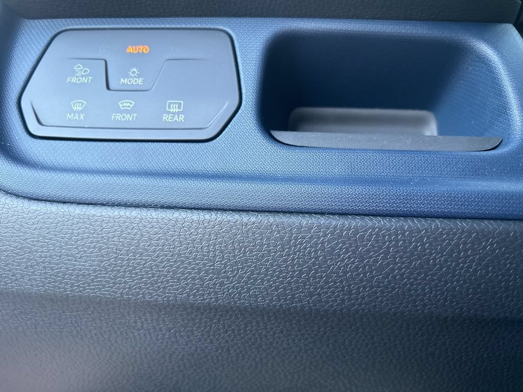 New 2025 Volkswagen ID. Buzz Pro S Plus AWD/4WD image 21