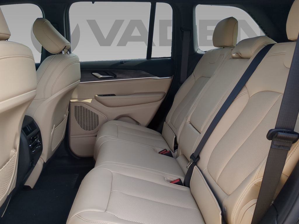 New 2025 Jeep Grand Cherokee Limited w/ Luxury Tech Group II image 15
