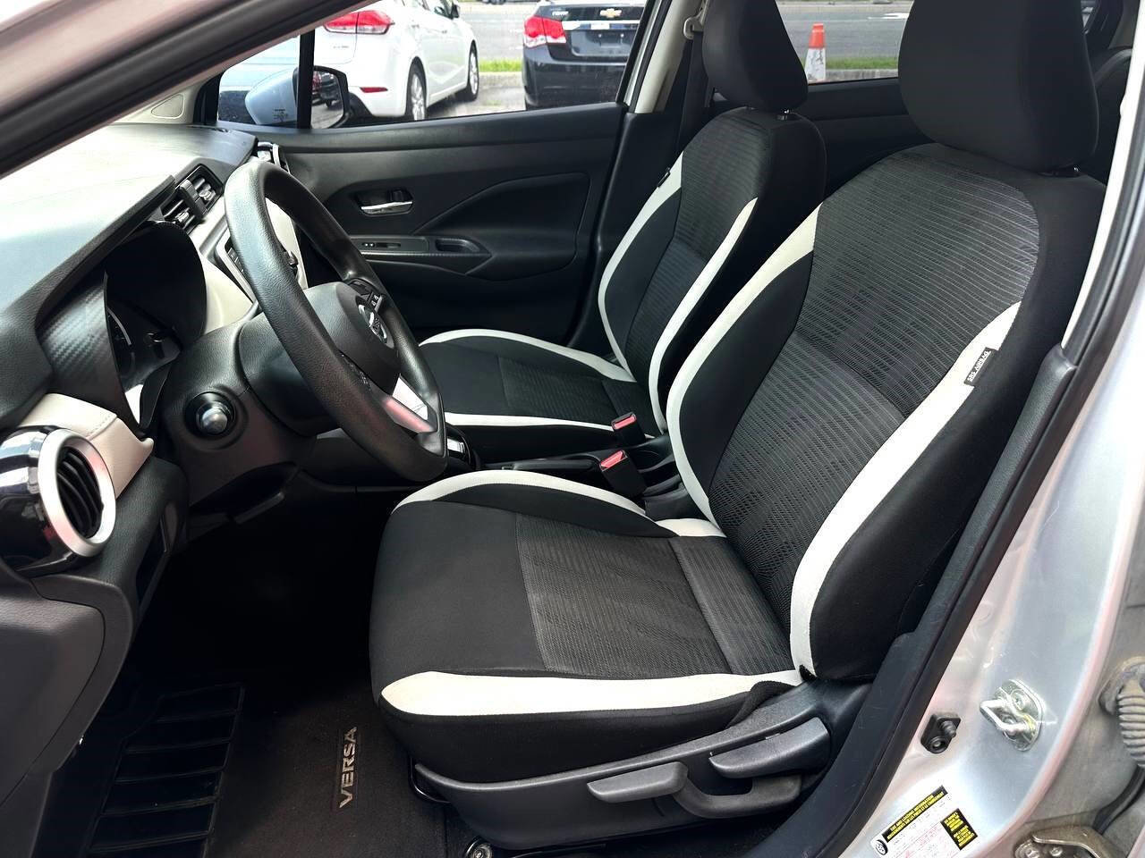 Used 2021 Nissan Versa SV image 11
