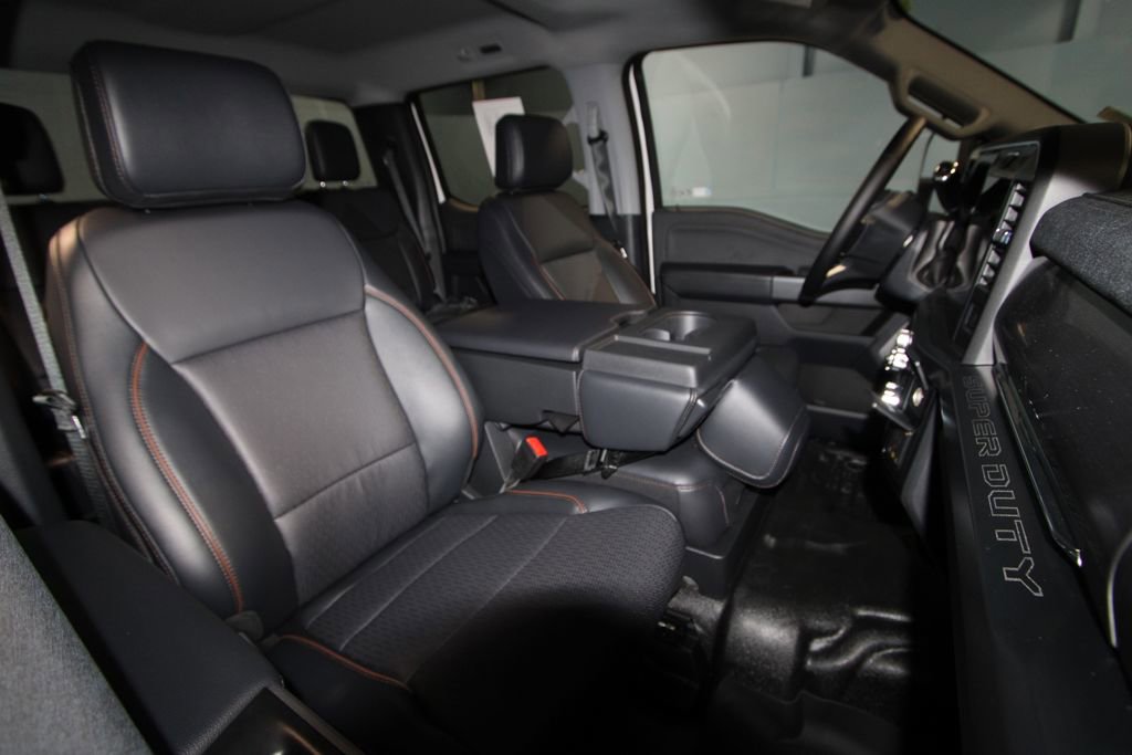 Used 2025 Ford F350 Lariat w/ Black Appearance Package image 25