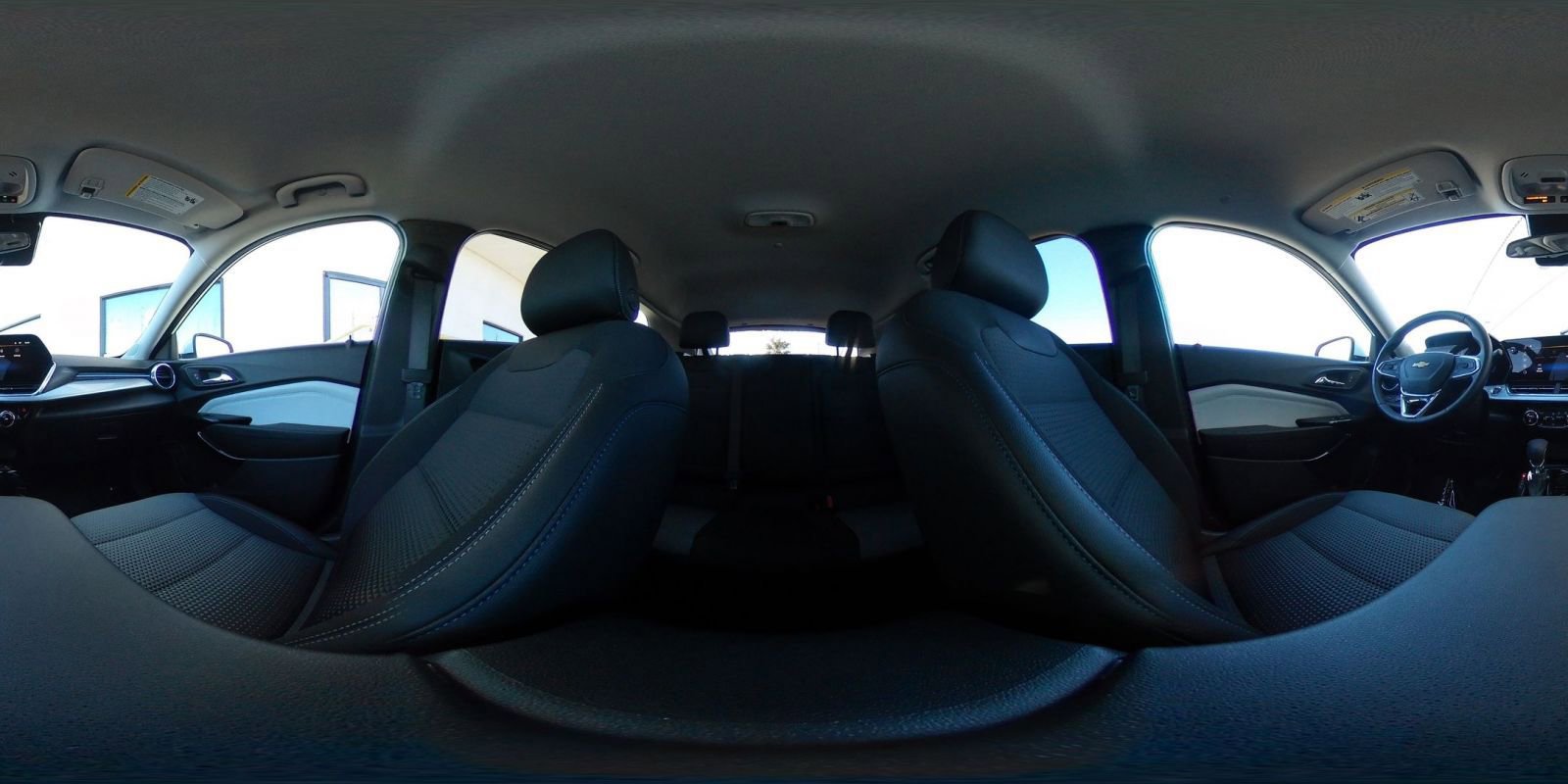 Used 2025 Chevrolet Trax LT w/ LT Convenience Package image 42