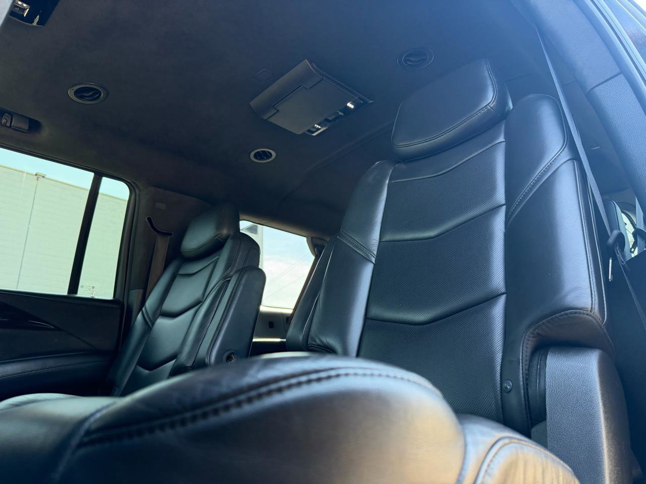 Used 2020 Cadillac Escalade ESV Platinum AWD/4WD image 11