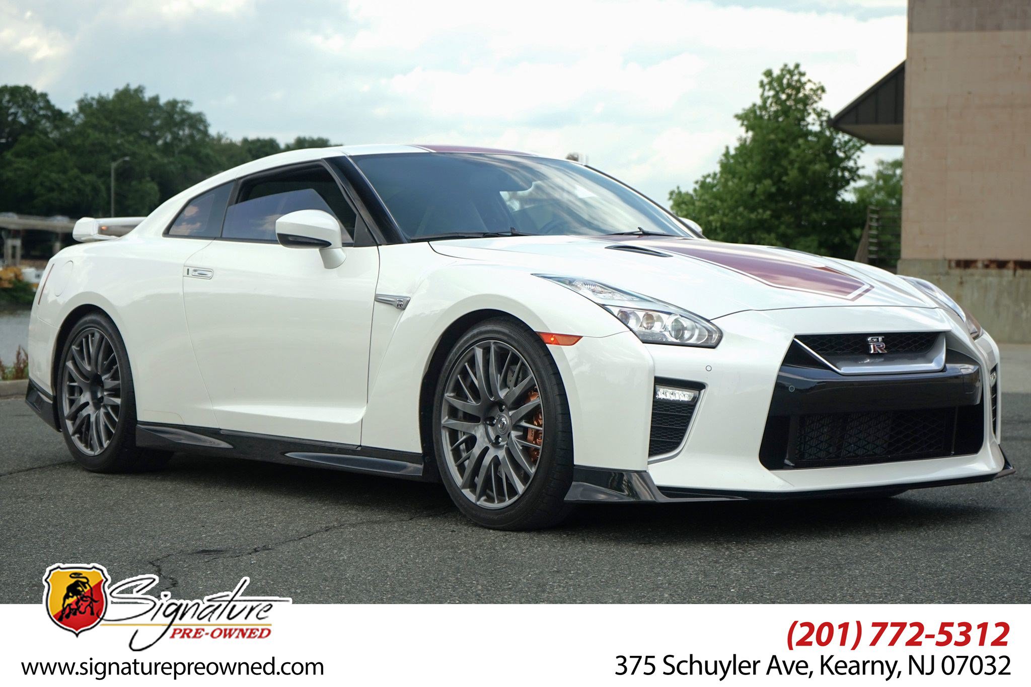 Used 2020 Nissan GT-R Premium AWD/4WD image 1