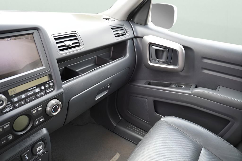 Used 2014 Honda Ridgeline SE image 30