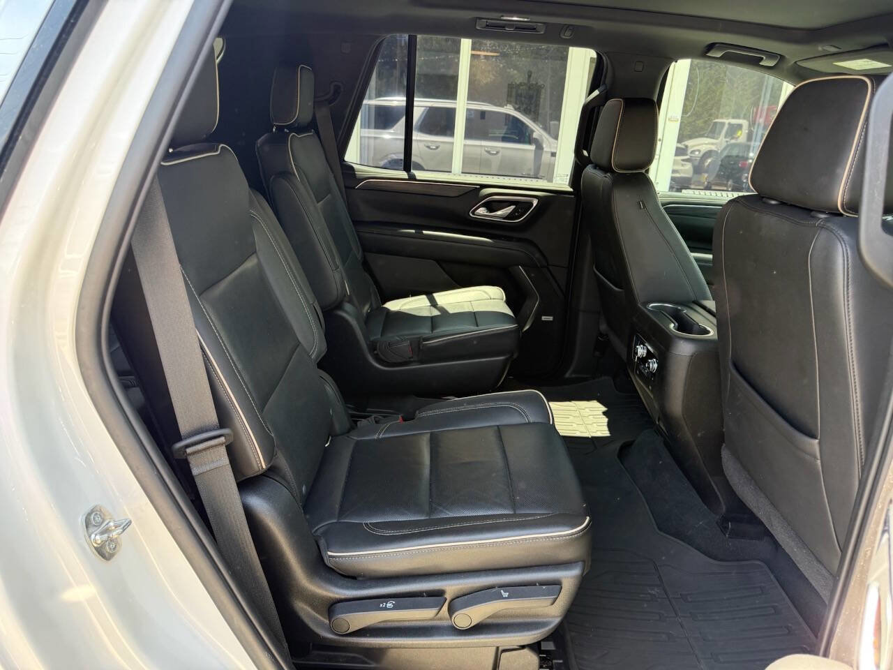 Used 2021 GMC Yukon SLT w/ SLT Luxury Plus Package AWD/4WD image 18