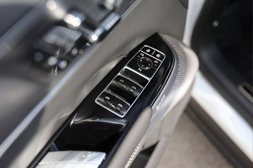 Used 2025 Cadillac Lyriq Luxury w/ LPO, Floor Liner Package image 21