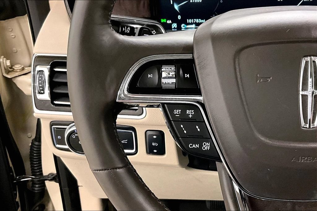 Used 2018 Lincoln Navigator Select w/ Technology Package AWD/4WD image 11