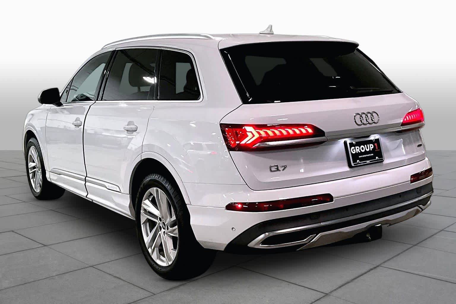 Used 2021 Audi Q7 3.0T Premium Plus w/ Premium Plus Package AWD/4WD image 12