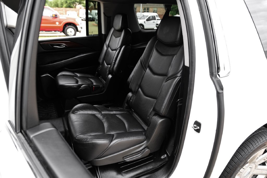 Used 2019 Cadillac Escalade ESV Premium Luxury RWD image 40